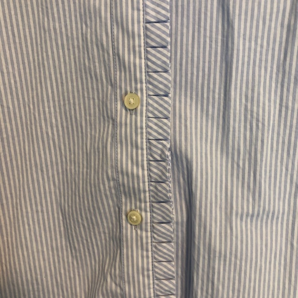 Banana Republic button down blouse. Classic wardrobe staple - Picture 4 of 7